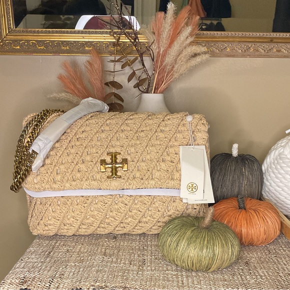 Tory Burch Handbags - NEW TORY BURCH kira crochet convertible shoulder bag in natural/classic cuoio